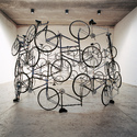 Ai Weiwei. Forever, 2003. 42 Fahrräder, 275 x ø 450 cm. courtesy the artist and neugerriemschneider, Berlin. Foto: © Ai Weiwei
