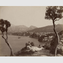 Giorgio Sommer (1834–1914) Golf von Neapel: Blick auf Sorrent um 1880–1890 Albuminpapier auf Karton 20,9 × 25,5 cm / 24 × 33 cm Städel Museum, Frankfurt am Main